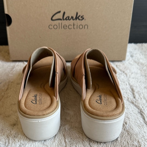 NEW Clarks Women\'s Jillian Gem Wedge in Warm Beige Size 7 M